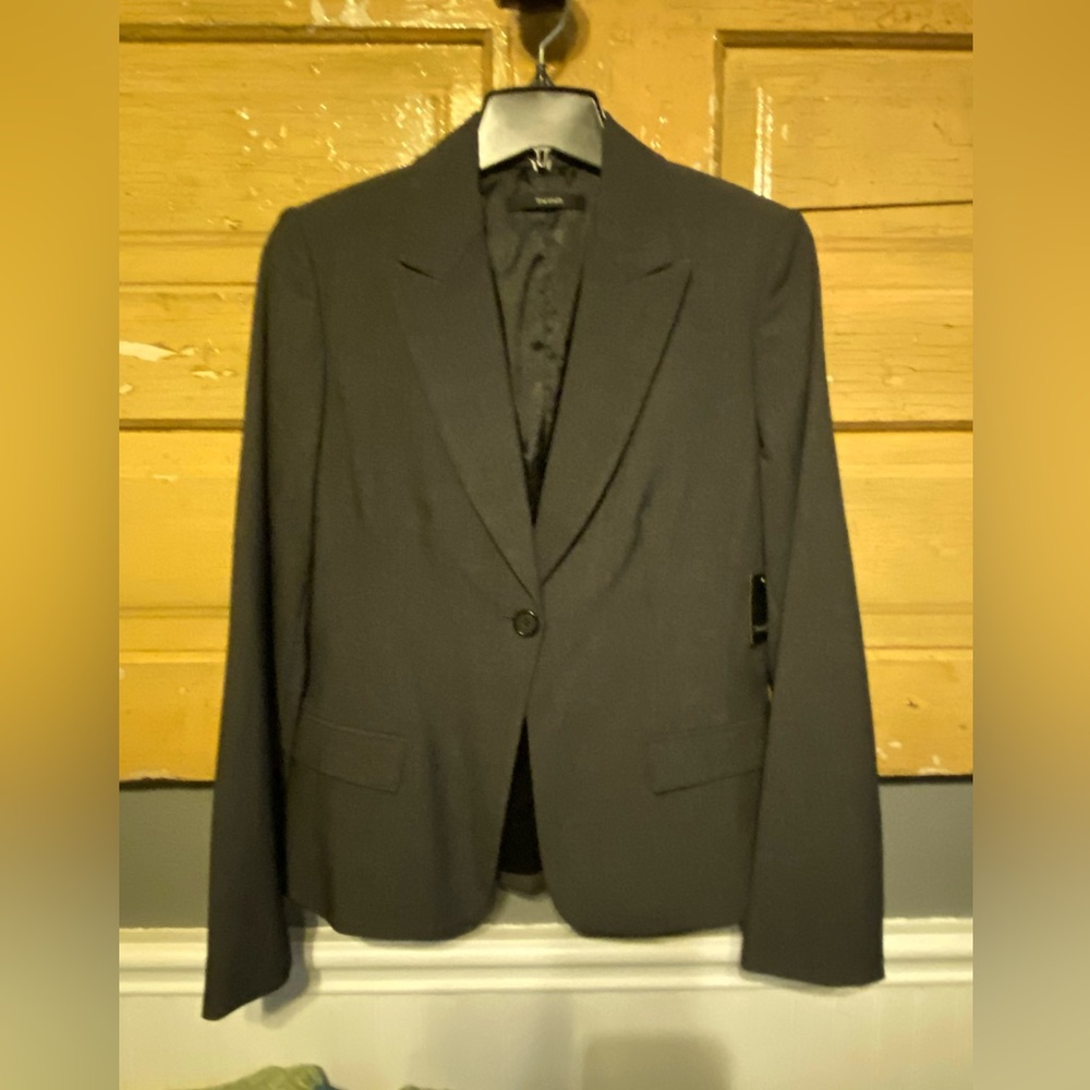 Tahari Gray Suit Blazer